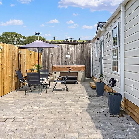 Stream Valley Holiday Park Penzance Exterior photo